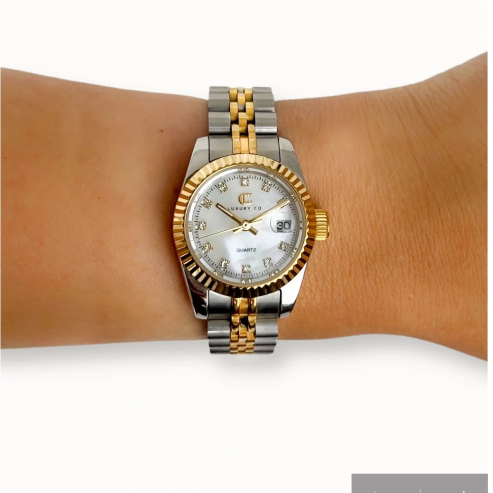 Gorgeous brand new watch! Would make a great gift✨